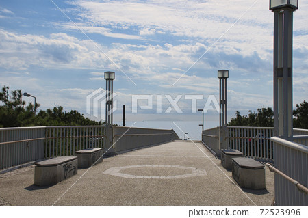 [藤澤市] 辻堂海濱公園前的人行天橋 72523996