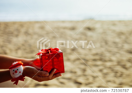 christmas present on beach tropical 72530787