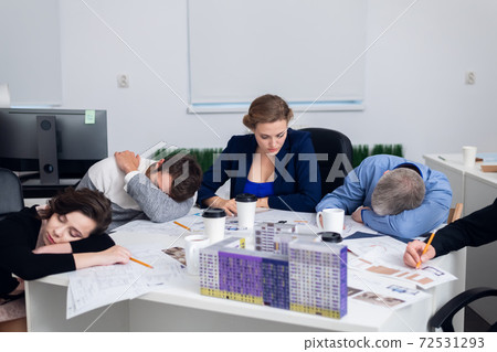Successful team leader and business owner leading informal busin Successful team leader and business owner leading informal busin 72531293