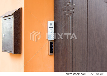 Doorbell Buttons - Doorbells & Intercoms 