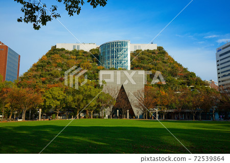 橫跨福岡和天神中央公園 72539864