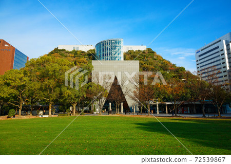 橫跨福岡和天神中央公園 72539867