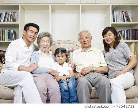 portrait of a three generation asian family 72541731