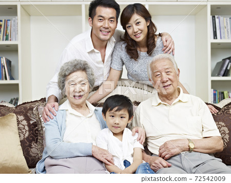 portrait of a three generation asian family 72542009