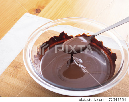 Tempering of chocolate 72543564