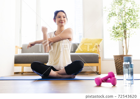 家庭瑜伽 家庭瑜伽 72543620