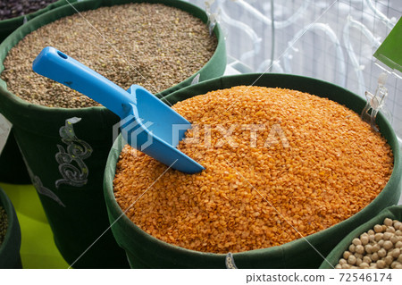 Dried food of legumes seed in sack bags 72546174