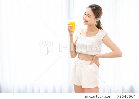 Female diet 72546664