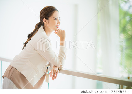 Business woman Business woman 72546781