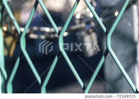 柵欄和掛鎖 72549725