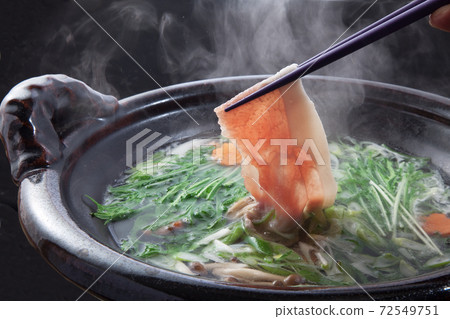 Hot pot shabu-shabu 72549751