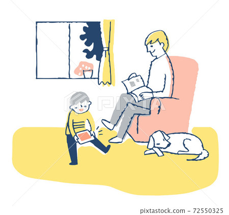 男人和男孩在客廳裡放鬆 72550325