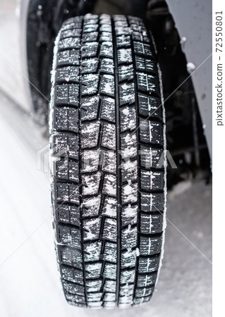 studless tire 72550801