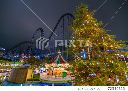 View of Tokyo cityscape of Japan, such as the Christmas tree of Tokyo Dome City 72550813