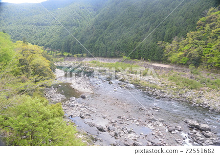 Upper reaches of Shimanto River (Shimanto-cho, Takaoka-gun, Kochi Prefecture) Upper reaches of Shimanto River (Shimanto-cho, Takaoka-gun, Kochi Prefecture) 72551682