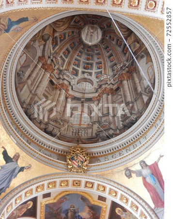 A mysterious ceiling painting (deception painting) in the cathedral of Gozo, Malta 72552857