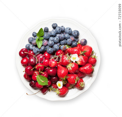 Fresh summer berries Fresh summer berries 72558099