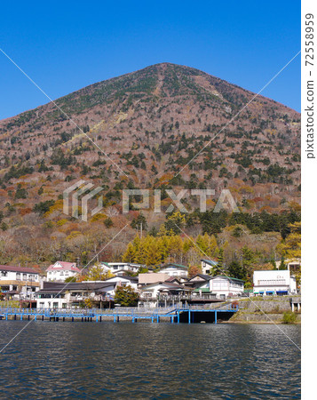 Oku-Nikko：中禪寺湖的秋葉 72558959