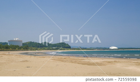 Qingdao Beach 72559398