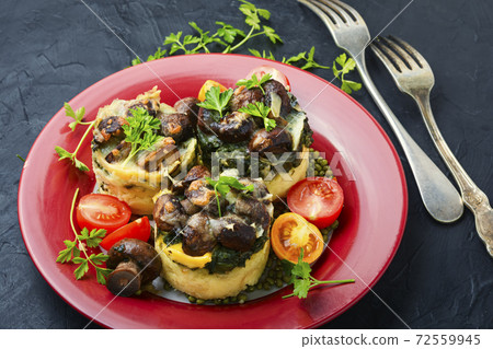 Italian polenta with mushrooms Italian polenta with mushrooms 72559945