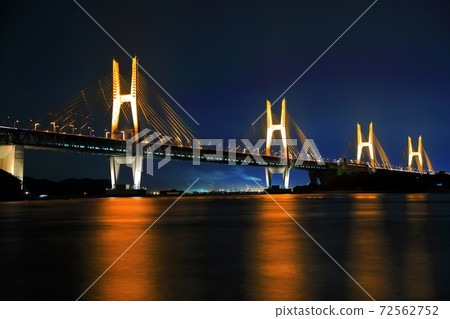 [瀨戶大橋] Hibikijima Bridge岩黑島大橋的夜景 72562752