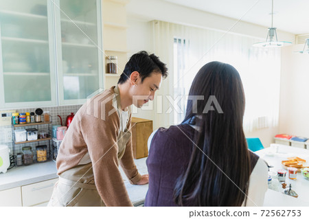 家庭時間回家 72562753