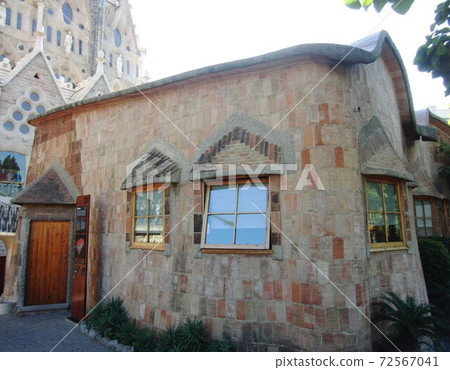Travel in Spain (Sagrada Familia) 72567041