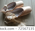 Classic ballet pointe shoes 72567135