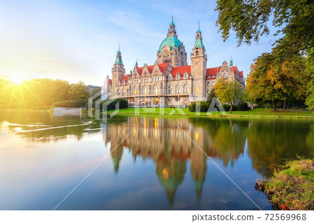 New Town Hall reflecting in water in Hanover, Germany 72569968