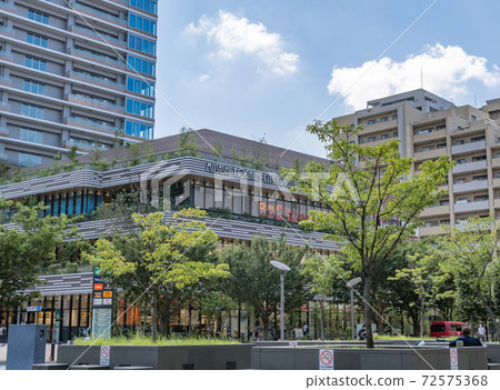 武藏小金井站前的風景 武藏小金井站前的風景 72575368