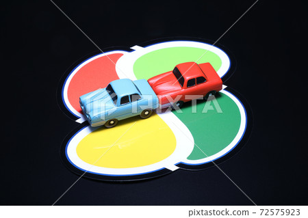 Image of elderly driver accident Image of elderly driver accident 72575923