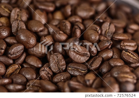 Roasted Coffee Beans 72576524