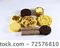 Several types of cookies 72576810