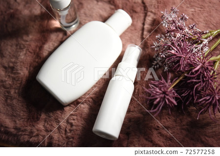 Cosmetic bottles 72577258