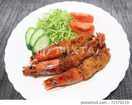 Delicious fried prawn 72578219