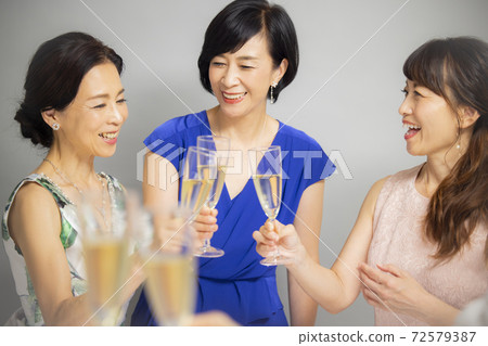 50多歲女性的美麗形象 72579387