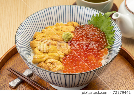 Sea urchin salmon roe Sea urchin salmon roe 72579441