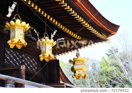 Hanging lanterns at Kitano Tenmangu Shrine Hanging lanterns at Kitano Tenmangu Shrine 72579552