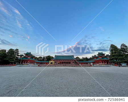 Background material of Heian Jingu: Horizontal Background material of Heian Jingu: Horizontal 72586941
