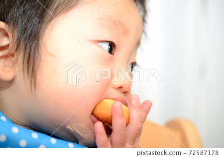 一個孩子 一個孩子 72587178