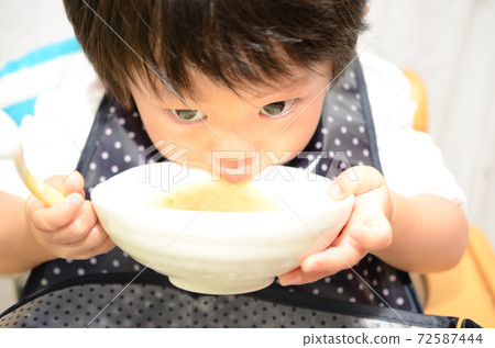 A child A child 72587444