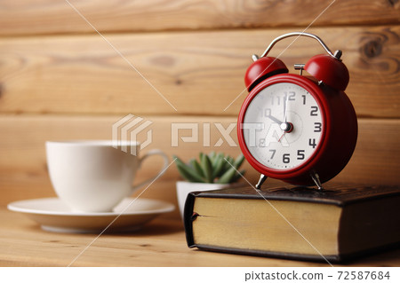 觀看和預訂 72587684