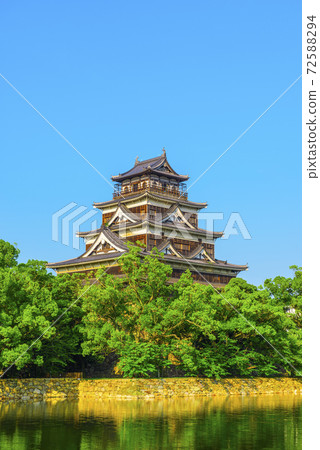 藍天和城堡 藍天和城堡 72588294