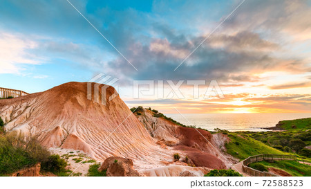 Hallett Cove Sugarloaf at sunset Hallett Cove Sugarloaf at sunset 72588523