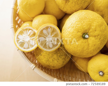 不含農藥的有機柚子 不含農藥的有機柚子 72589189