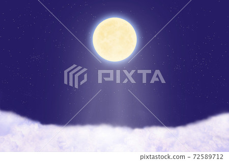 Full moon and clouds over the sky Full moon and clouds over the sky 72589712