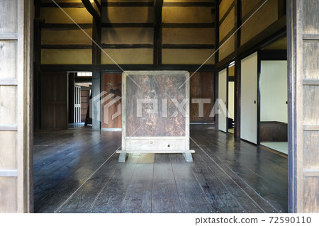 傳統建築的入口 傳統建築的入口 72590110