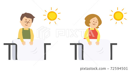 一個人穿著圍裙乾燥蒲團的插圖 一個人穿著圍裙乾燥蒲團的插圖 72594501