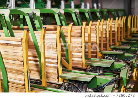 conveyor line for the production of planks in a woodworking plant 72603278