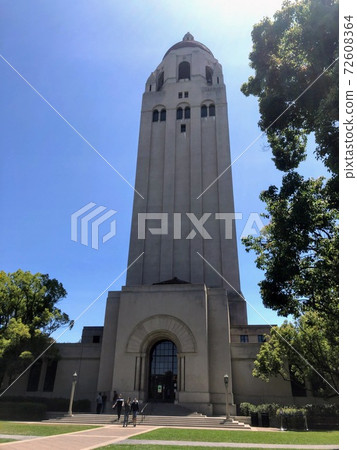斯坦福大學校園和塔在晴朗的一天 72608364